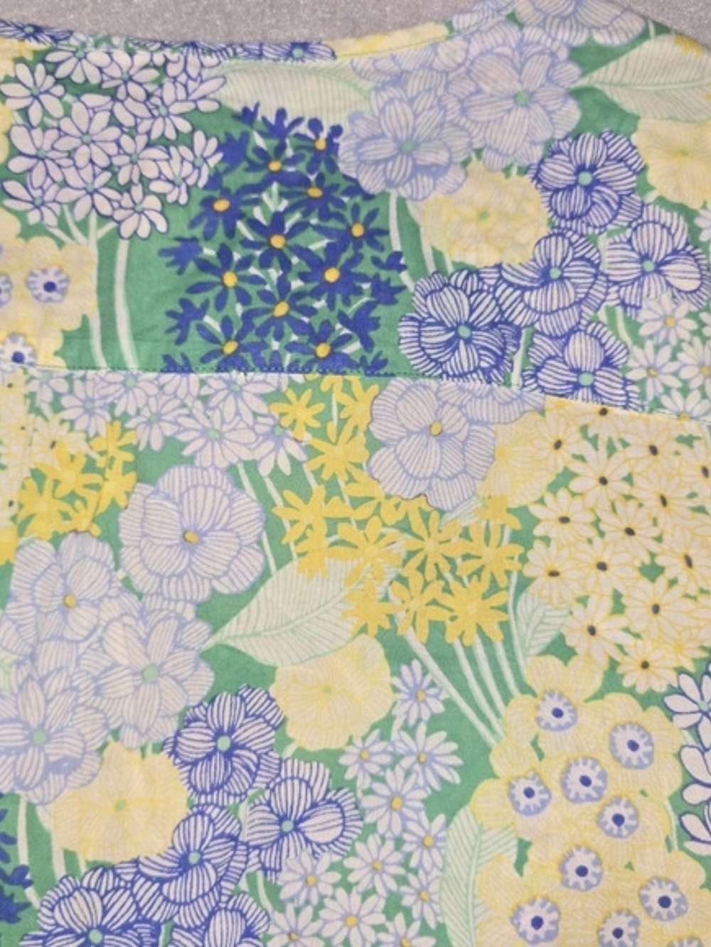 Talbots Floral Cotton Blouse in Green & Blue Size Large Bubble Long Sleeve Light - Picture 4 of 8